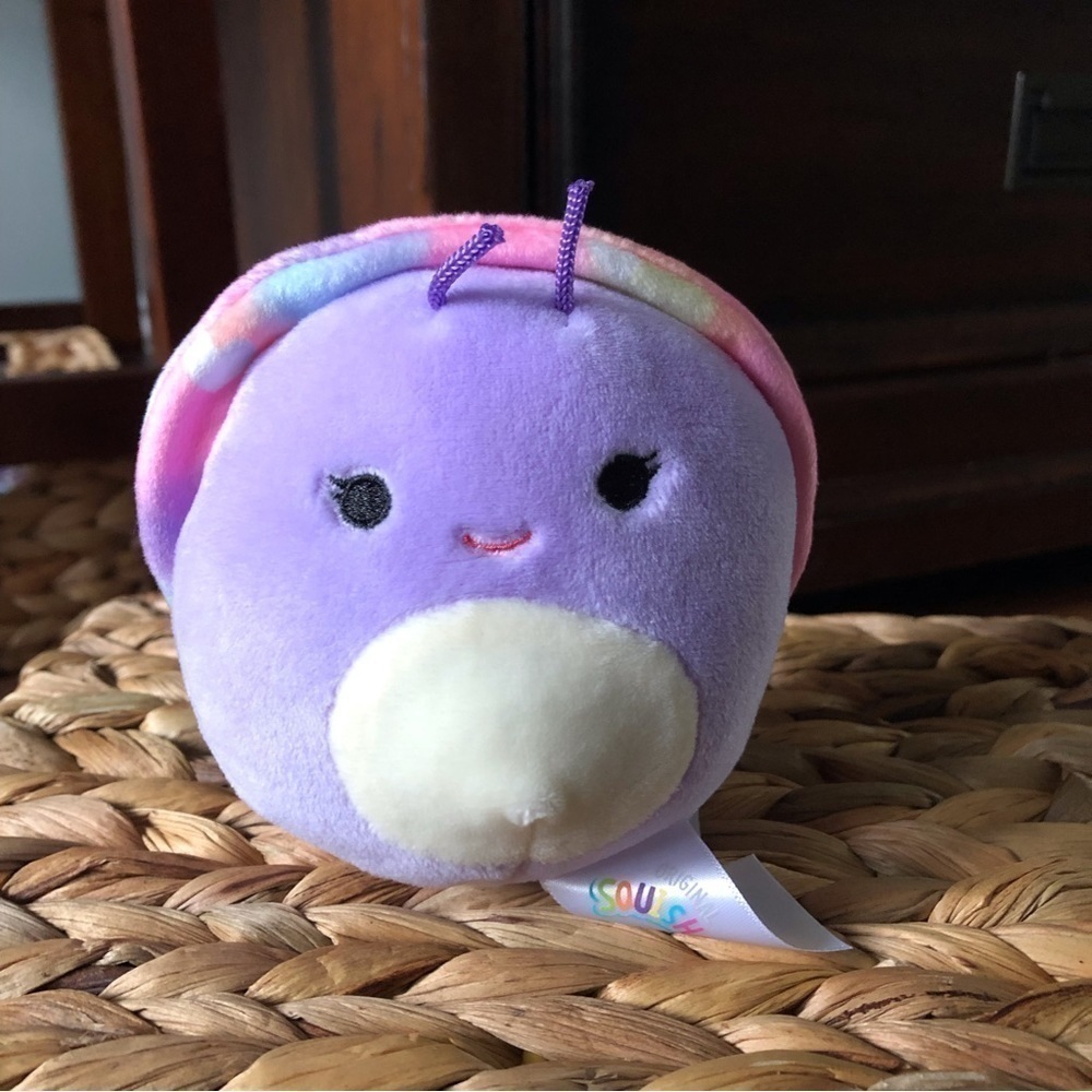 Squishmallows Swerl the Snail clip, 3.5”